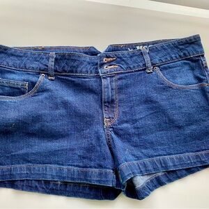 MOSSIMO Women's Blue Denim Shorts. SIZE 15